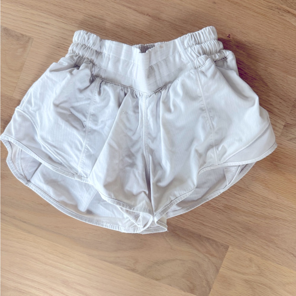 Lululemon Athletica Hotty Hot Shorts 2.5”